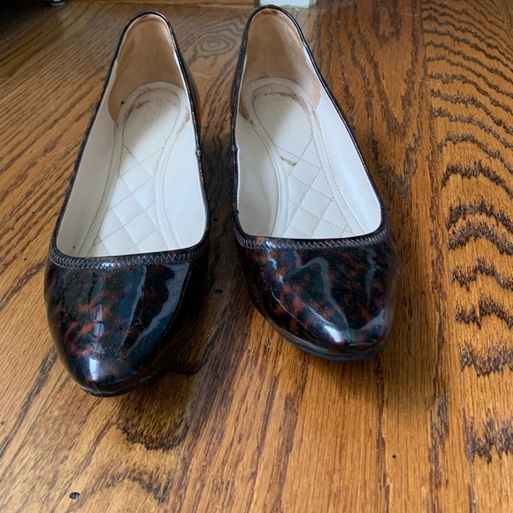 Cole Haan Patent Leather Tortoiseshell Wedge Heel - Picture 3 of 6